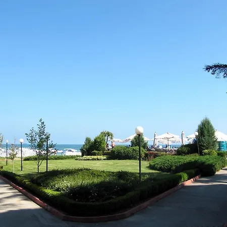 In Royal Beach Plaza * Golden Sands